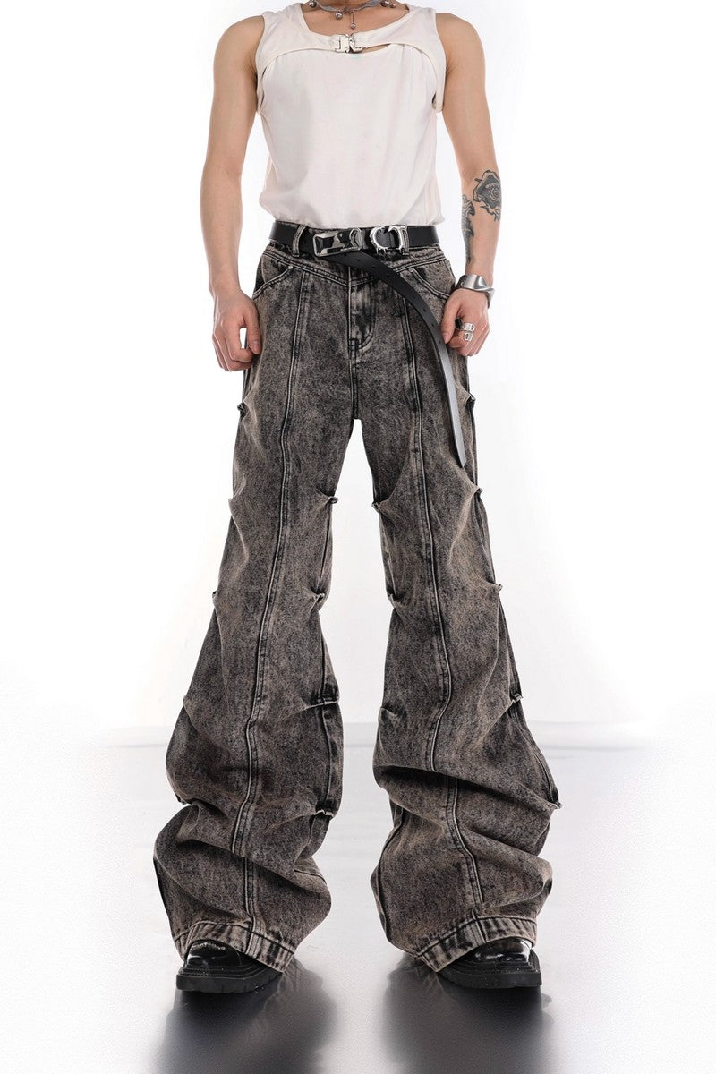 Gewaschene, ausgestellte Retro-Denim-Jeans 