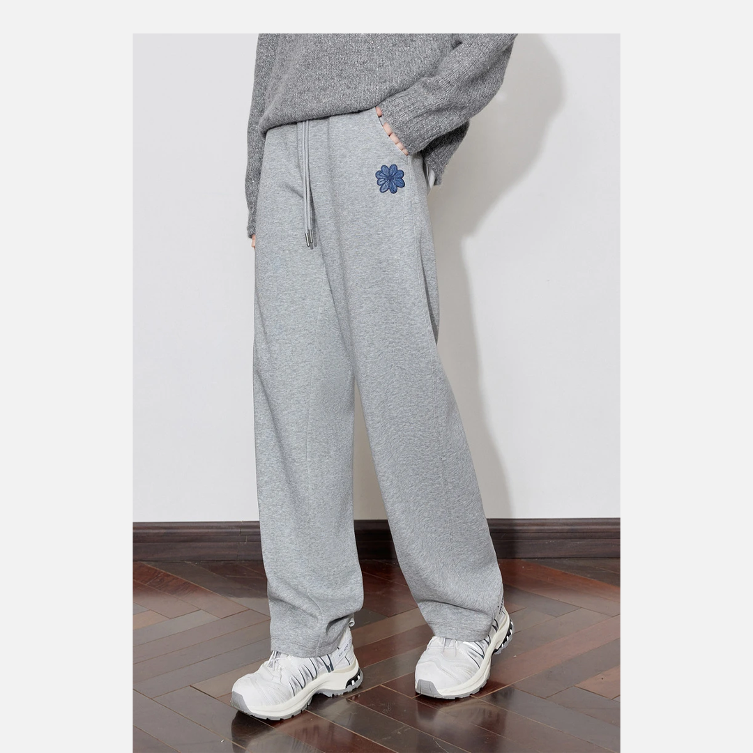 Neue Jeans-Sweatpants mit Blumenmuster für den Herbst