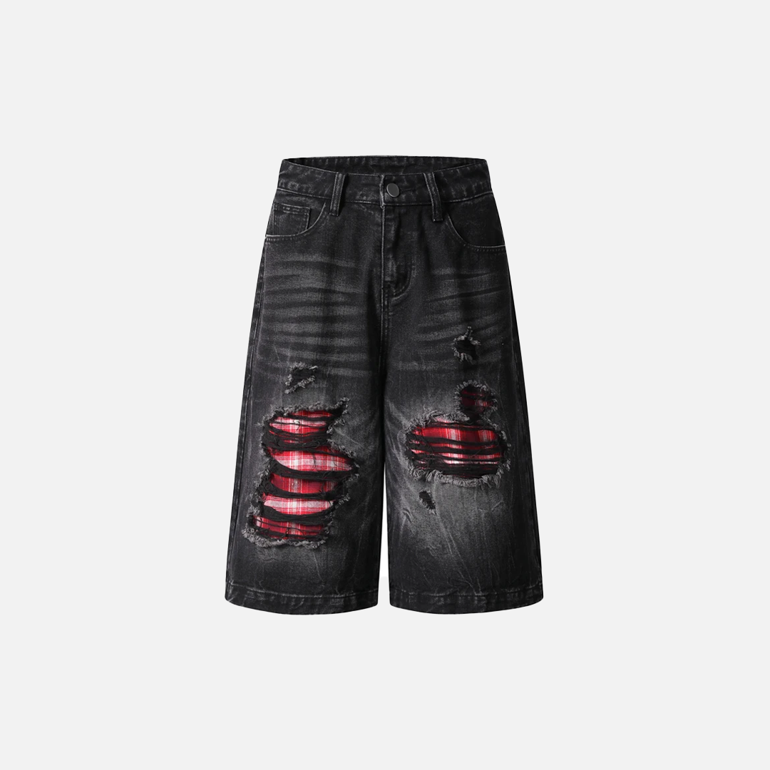 Figurschmeichelnde schwarze Jeansshorts im Used-Look mit Rissen