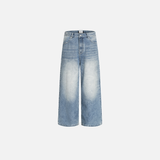 Figurschmeichelnde, locker sitzende Jeans mit geradem Schnitt im Used-Look