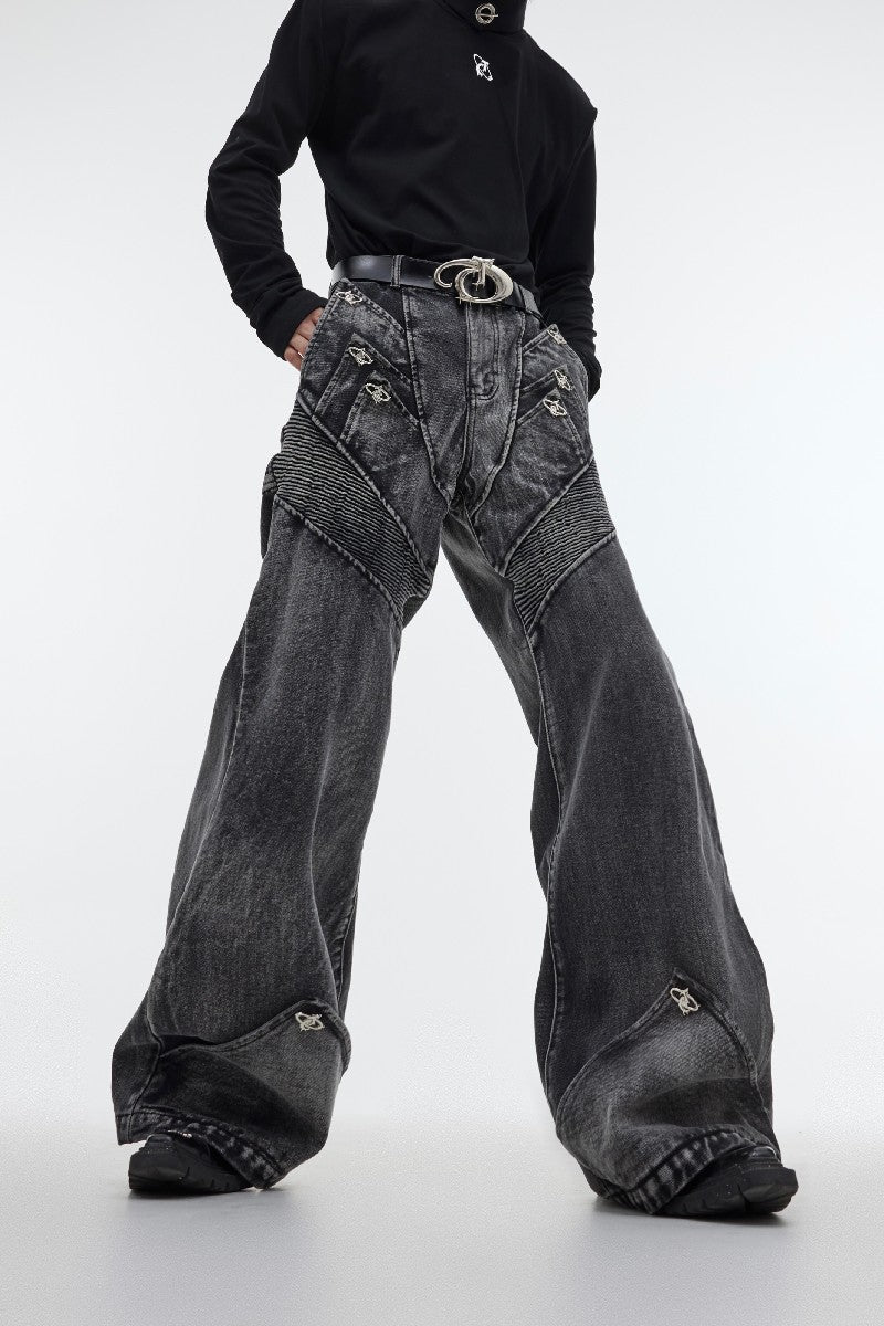 Ausgestellte Moto-Denim 