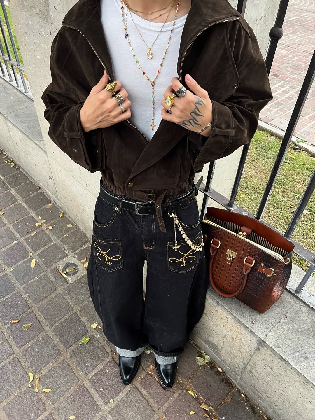 Retro Loose Fit Pocket Decoration Jeans