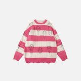 Locker gestreifter, abgenutzter Strickpullover