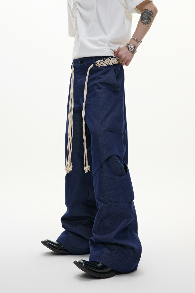 Jeans mit Gürtel und geradem Schnitt