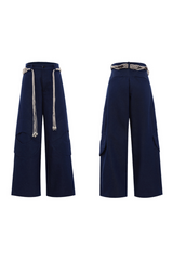 Jeans mit Gürtel und geradem Schnitt