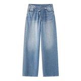 Make a statement with these distressed wide-leg cargo jeans, delivering a bold paint-splattered finish and an authentic vintage fit.