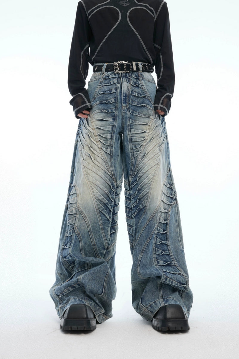 Geraffte, weit geschnittene Jeans aus gewaschenem Denim 