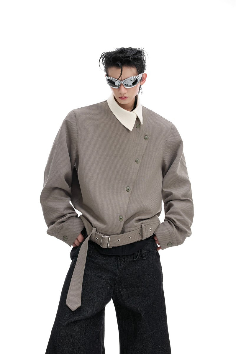 Jacke mit asymmetrischem Knopfkragen
