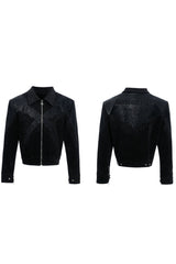 Kurze Jacke mit Krokodilmuster und Nietenbesatz 