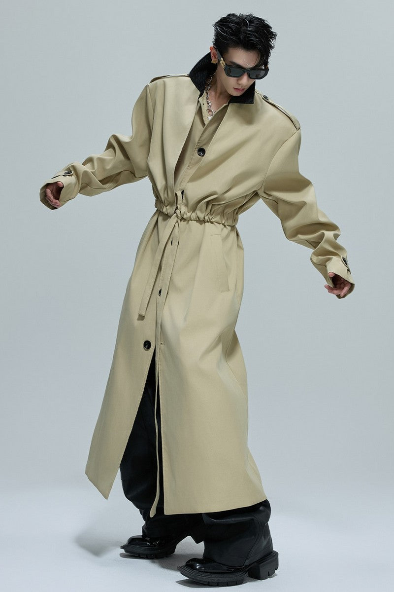 Dekonstruierter, gewebter Trenchcoat in Lagenoptik 