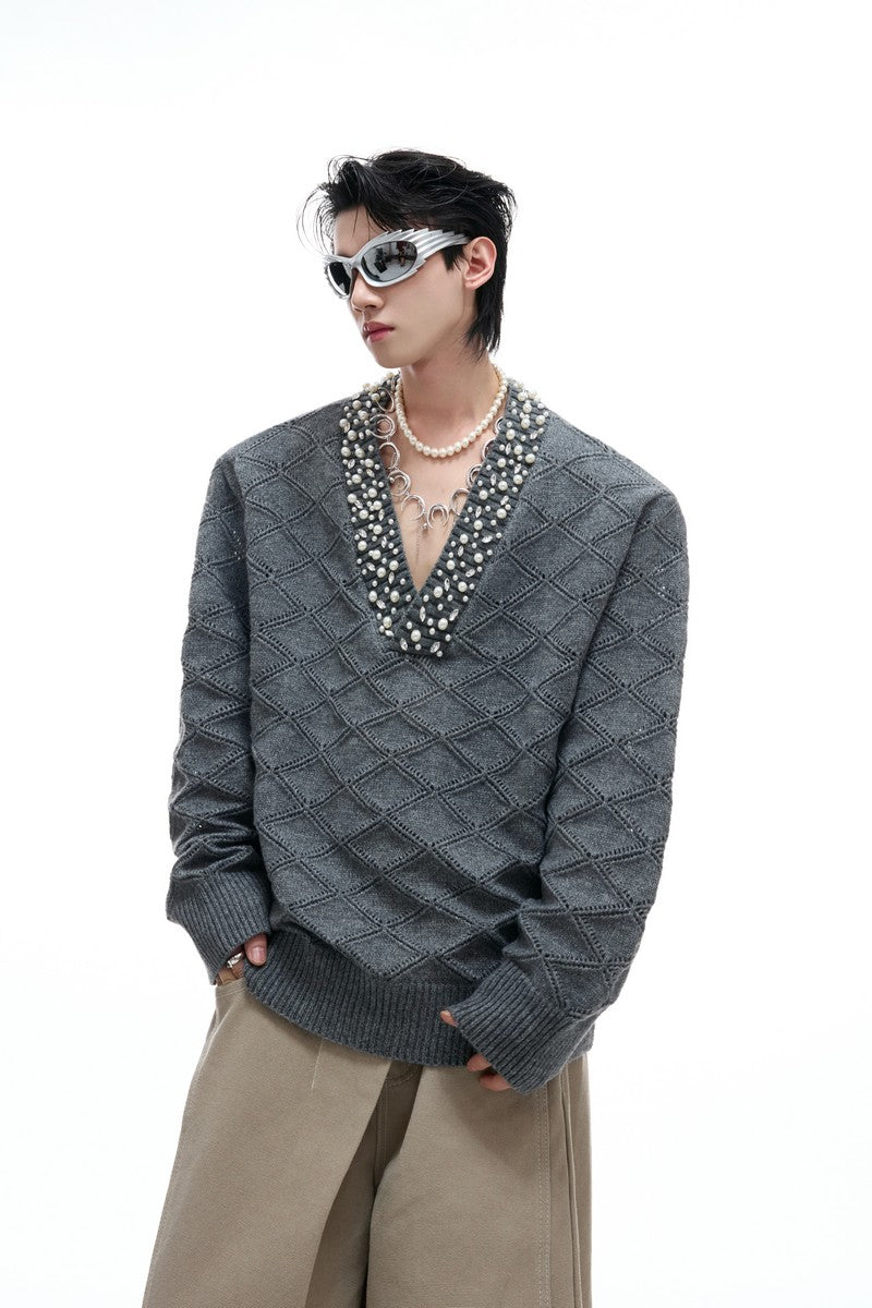 Strassbesetzter Diamantstrickpullover mit V-Ausschnitt 