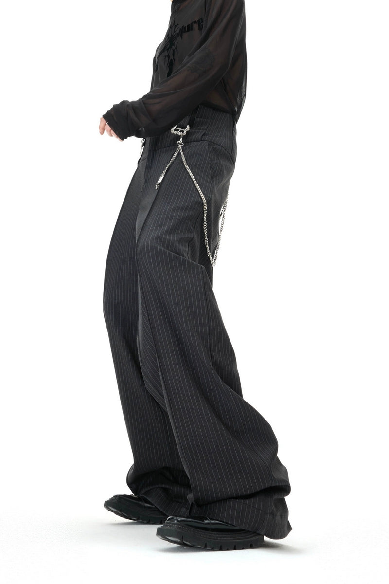 Gestreifte Hose mit Metallakzenten, gerades Bein 