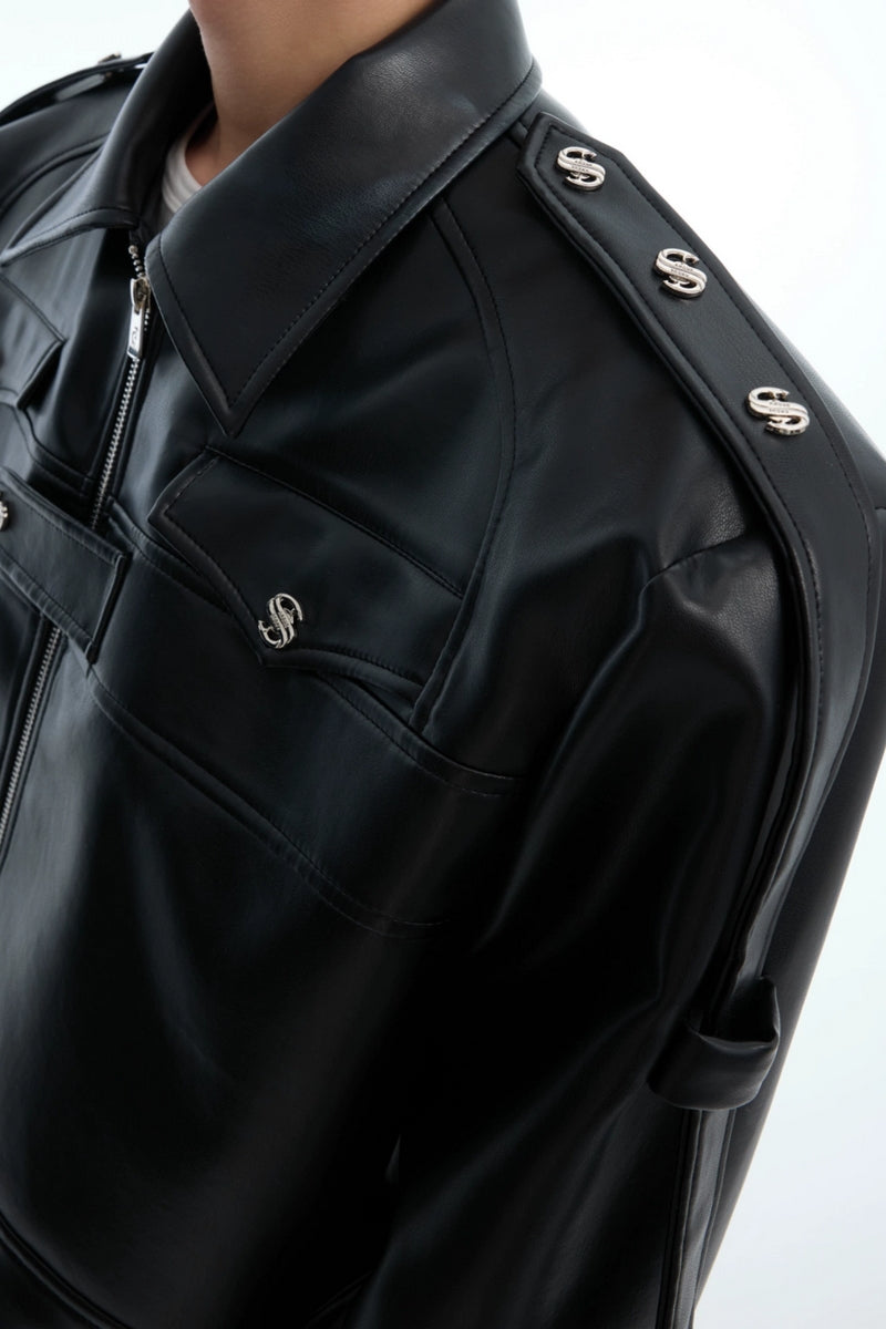 Dekonstruierte, kurze Bikerjacke aus Leder 