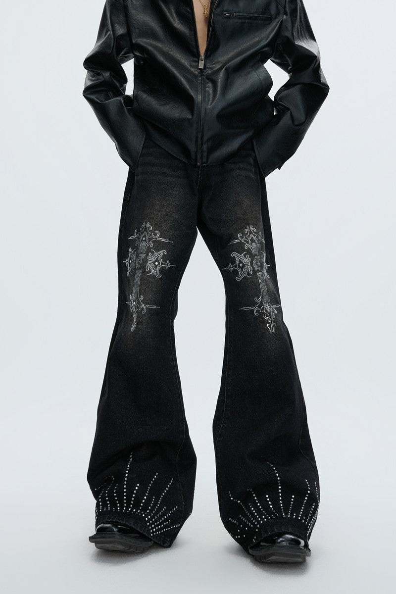Gewaschene Strass-Schlagjeans 
