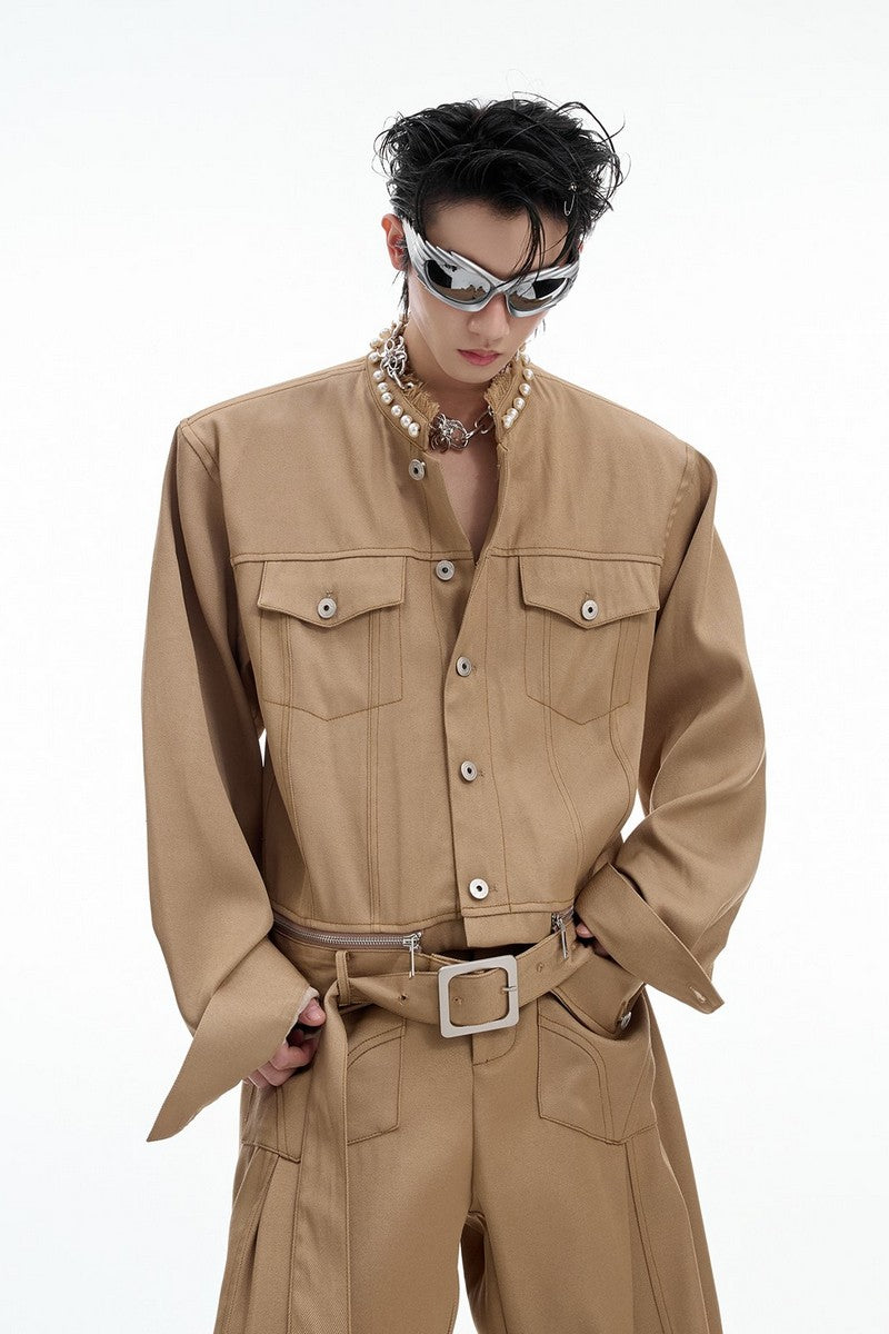 Kurze Jacke mit Perlenbesatz
