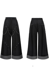 Weit geschnittene Hose mit Kettendetail 