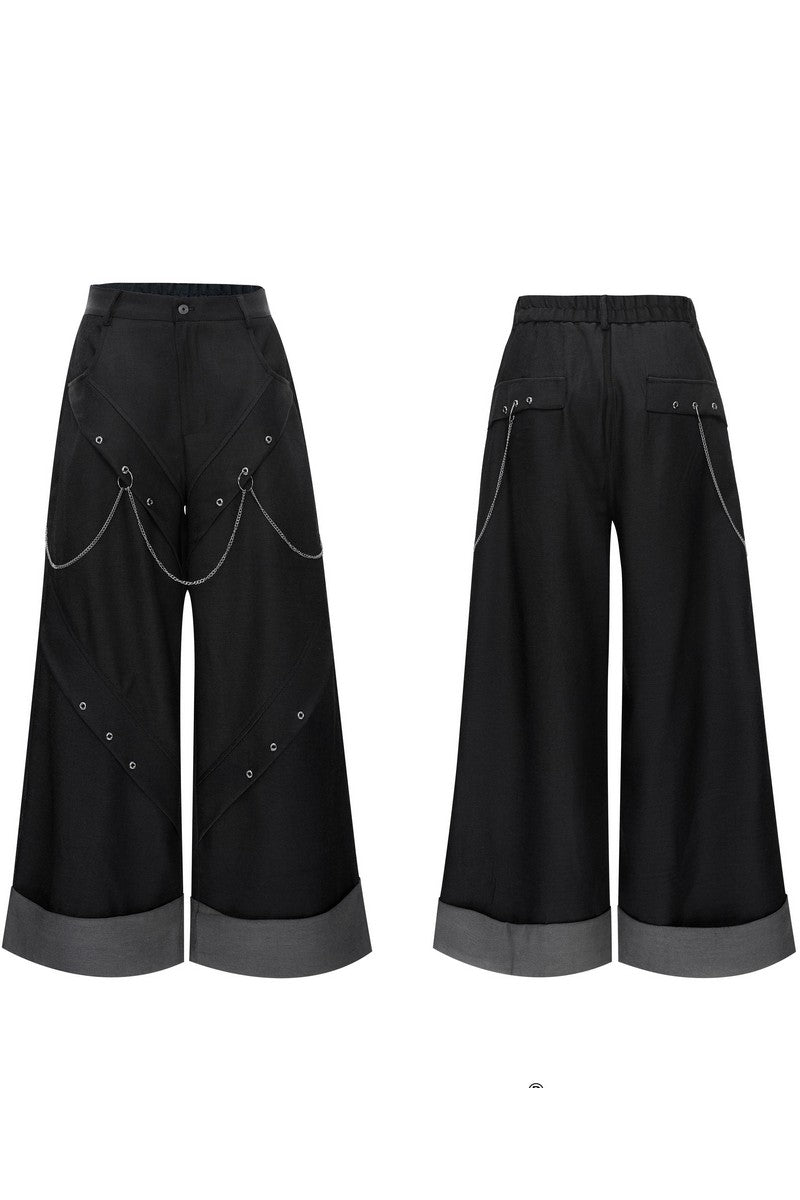 Weit geschnittene Hose mit Kettendetail 