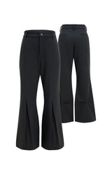 Wollhose mit Falten und ausgestelltem Bein 