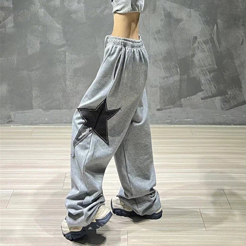 Bestickte, locker sitzende Jogginghose mit hohem Bund