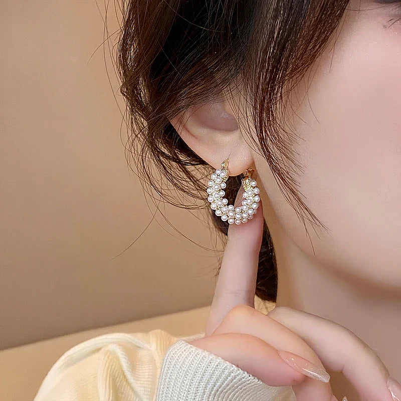 Trendy Gold Pearl U-Shaped Earring