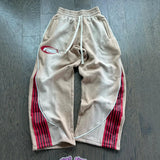 Gestreifte Jogginghose im Y2K-Stil