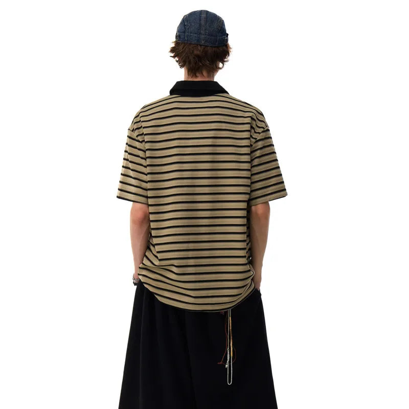 Klassisches, stylisches Poloshirt im Retro-Look mit Farbblock-Design
