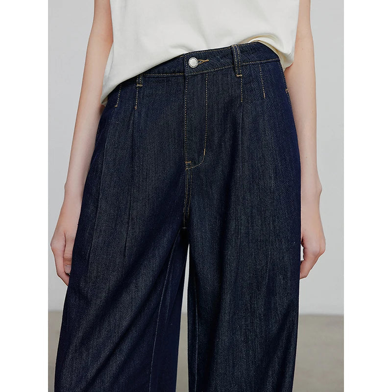 Neue lange Jeans für den Frühling
