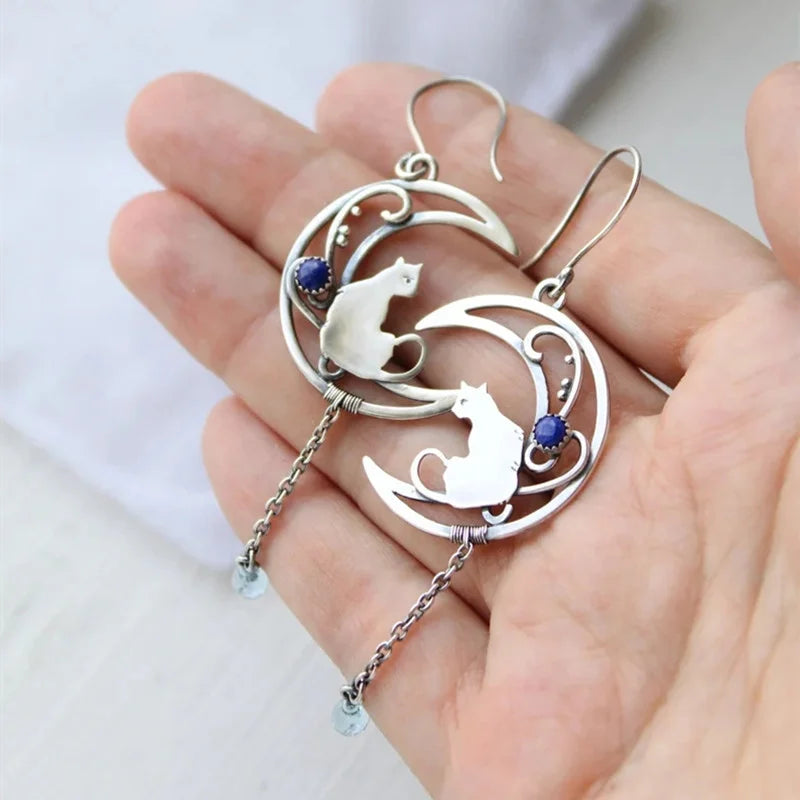 Retro Carving Silver Cat Earring