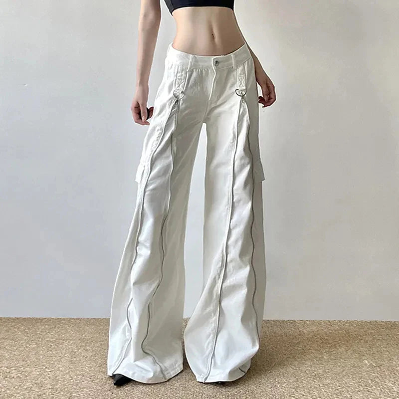 Streetwear-Jeans mit Reißverschluss, hohem Bund und Patchwork-Details