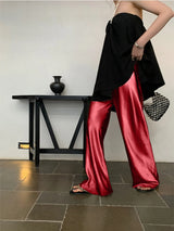 Satinhose mit weitem Bein