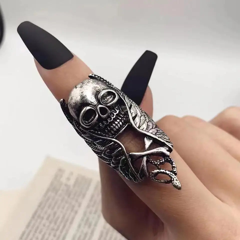 Gothic Retro Skull Wings Knuckle Ring