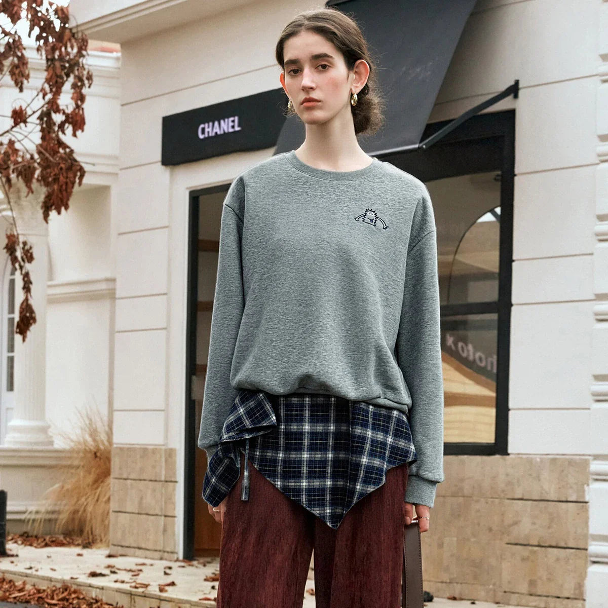 Gray Plaid Embroidered O-Neck Casual Sweatshirt