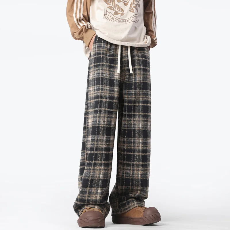 Retro-Karohose mit weitem Bein