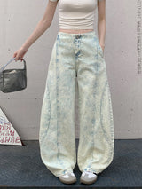 Vintage Streetwear, eklektischer, trashiger Denim-Look