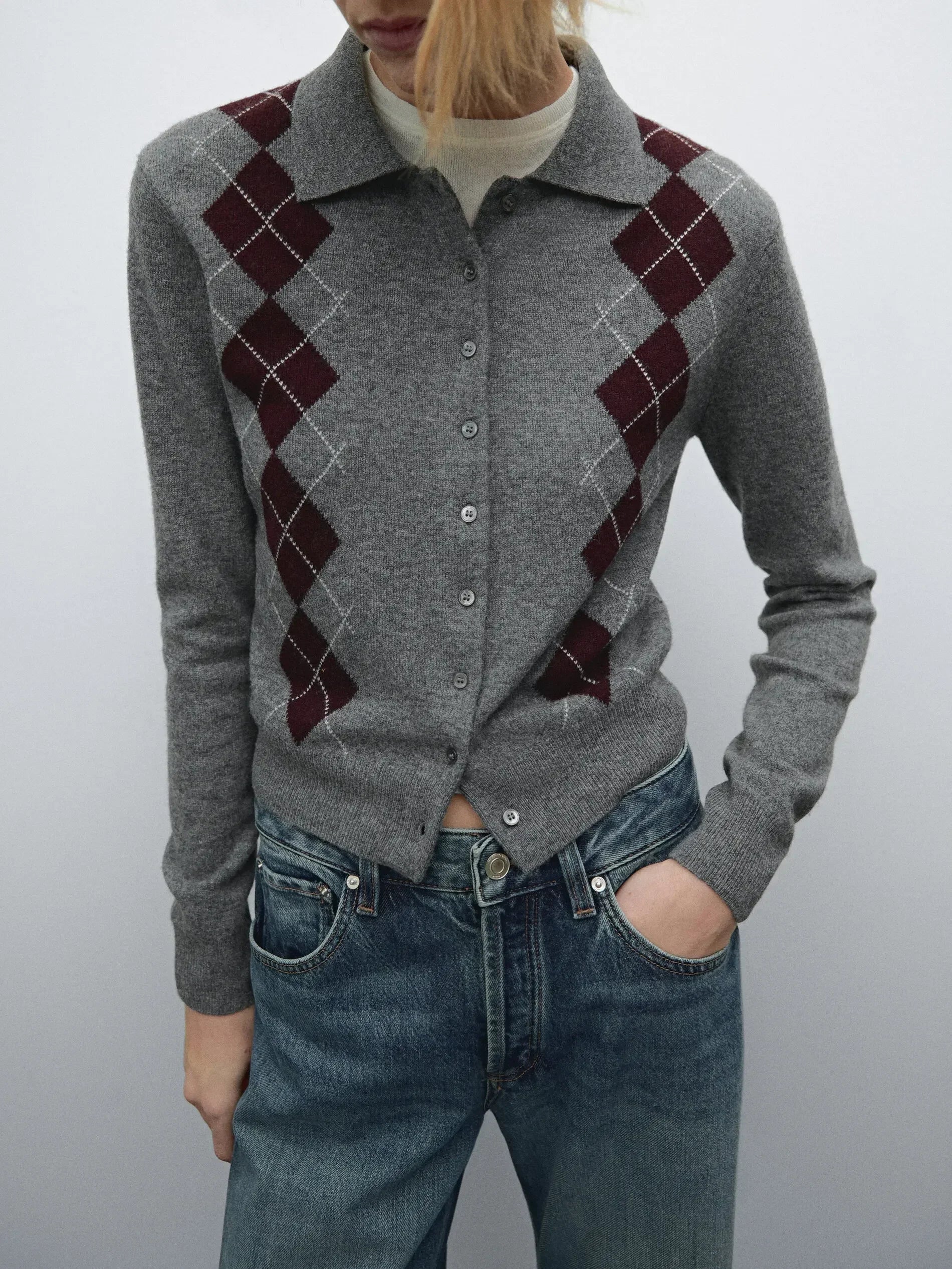 Ätherischer, kurzer Strickcardigan mit Diamantschliff