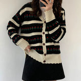 Cardigan mit Blumenmuster aus dem Garten