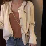 Klassischer burgunderfarbener Strickcardigan mit Herzknopf für Damen