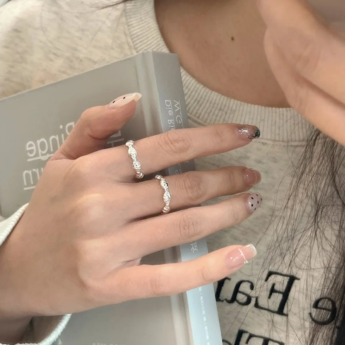 Ring aus Sterlingsilber mit unregelmäßigem Muscheldesign