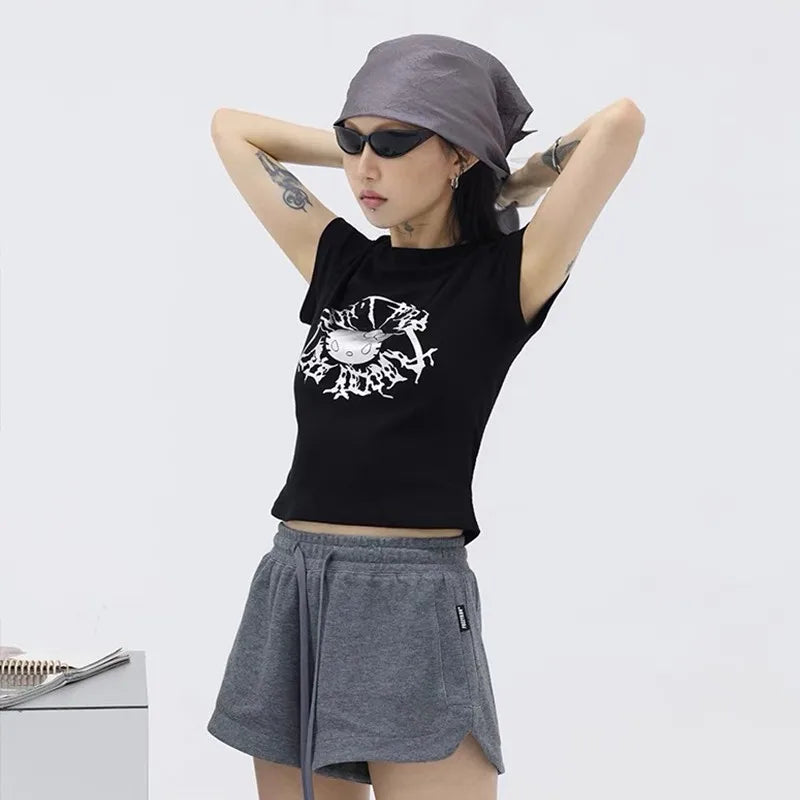 T-Shirt im edgy Grunge-Stil mit japanischem Anime-Flair