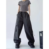 Amerikanische Cargohose mit Bundfalten und weitem Bein