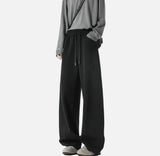Jugendlich-knittrige Campus-Sweatpants mit geradem Bein