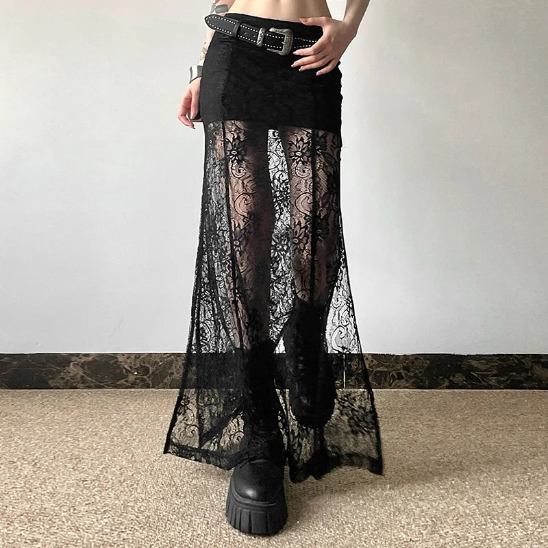 Langer Gothic-Rock aus dunkler Spitze mit Patchwork-Optik
