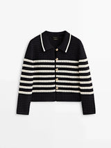 Lässiger, frühlingshafter Damen-Strickcardigan mit zarten Streifen – ein echter Hingucker