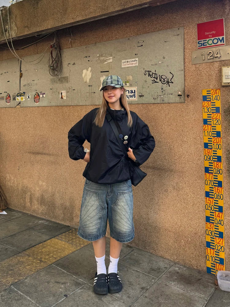 Short en jean bleu délavé arrivant au genou