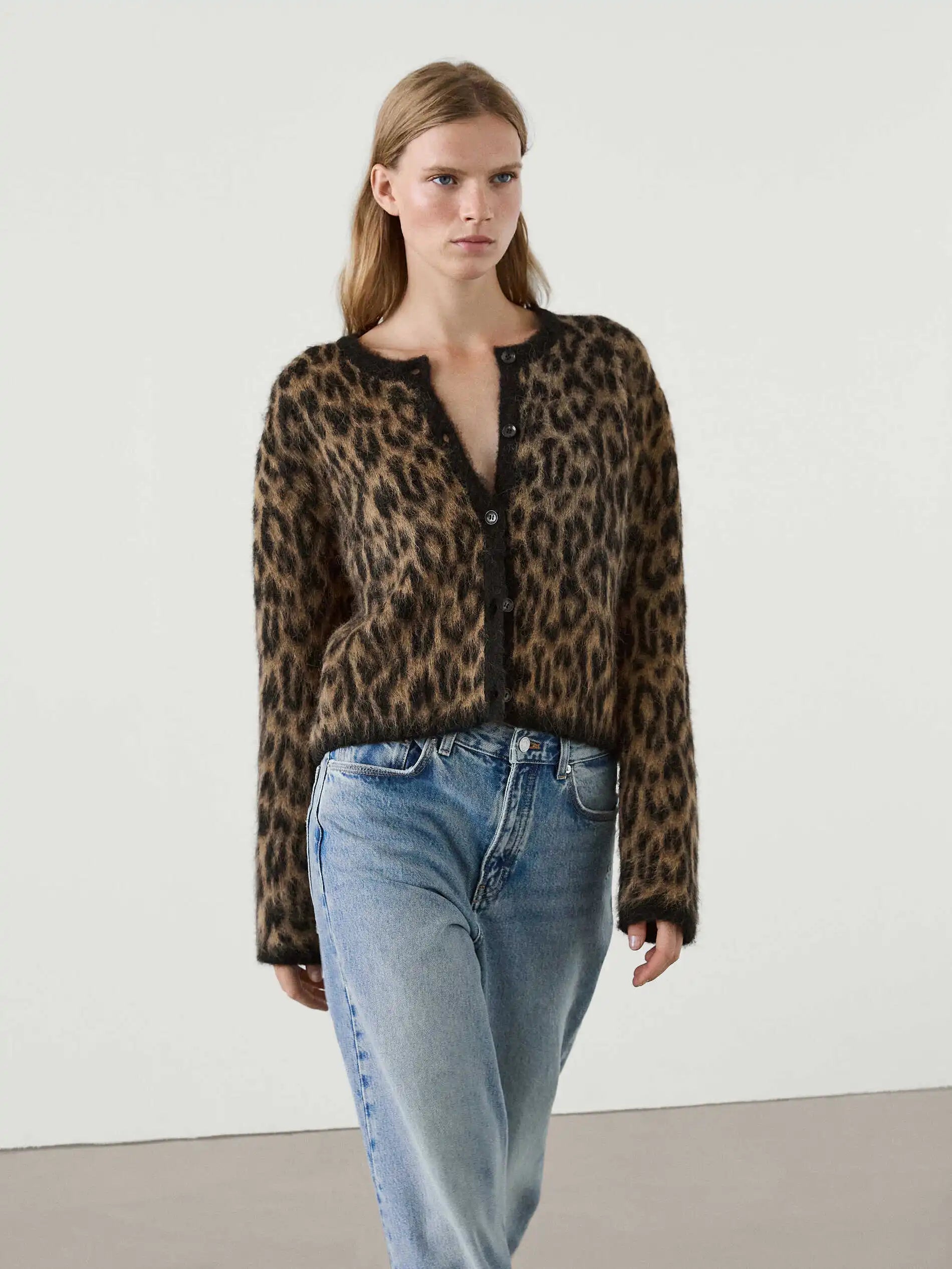 Ätherischer brauner Cardigan mit Leopardenmuster und Rundhalsausschnitt