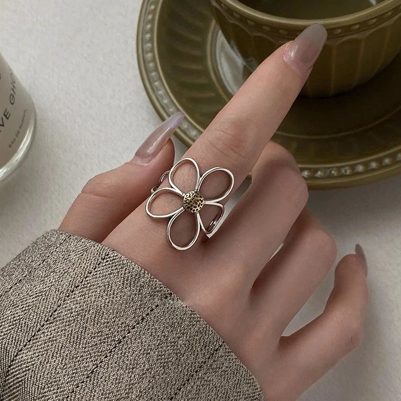 Silver Daisy Creative Vintage Ring