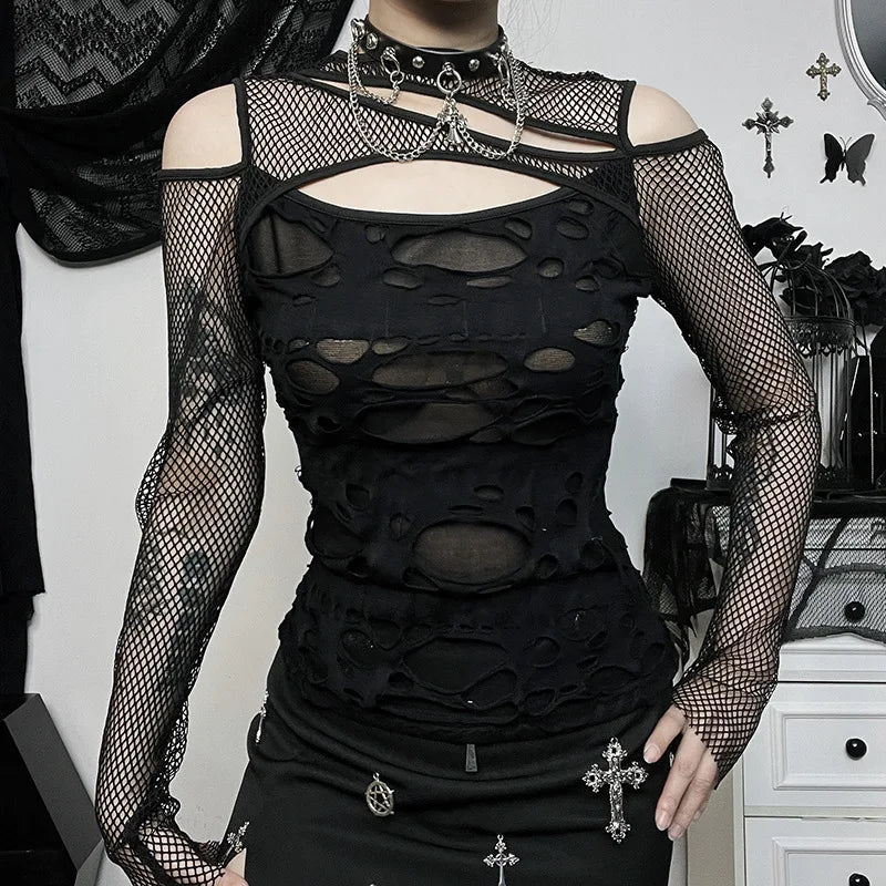 T-shirt patchwork en résille effilochée style gothique sombre
