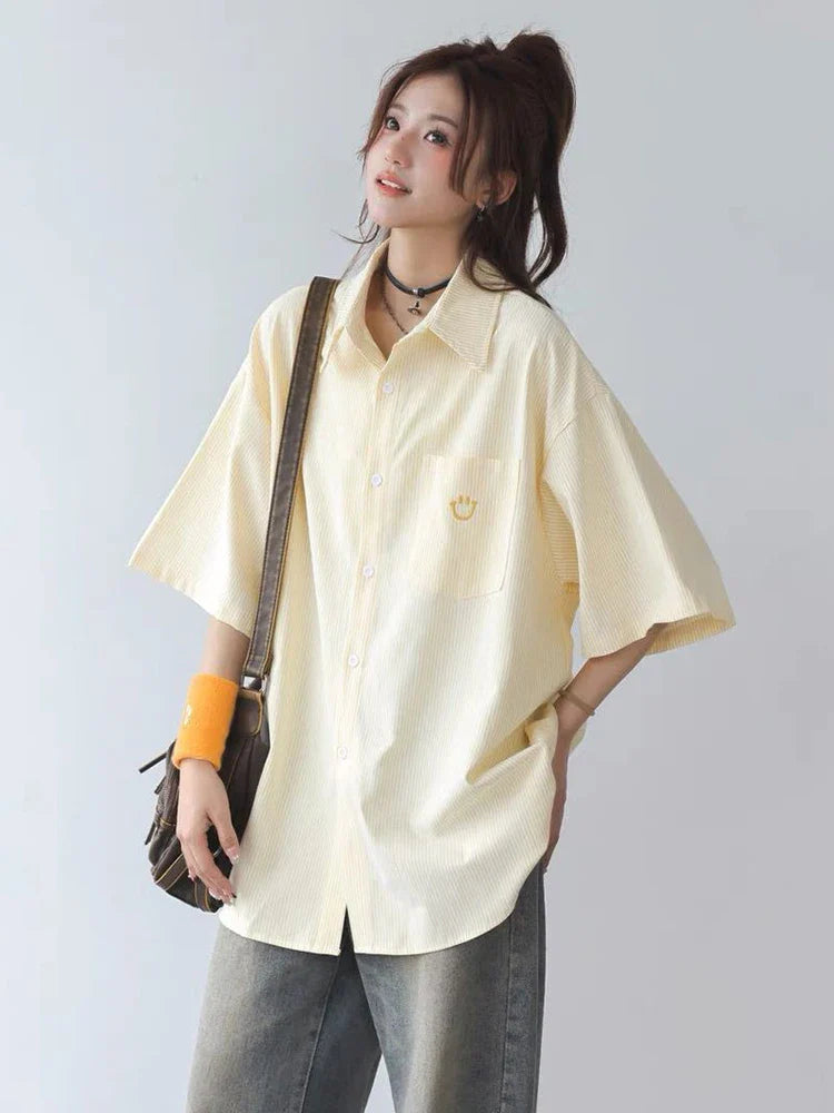 Chemise ample à rayures jaunes style streetwear vintage pour femme