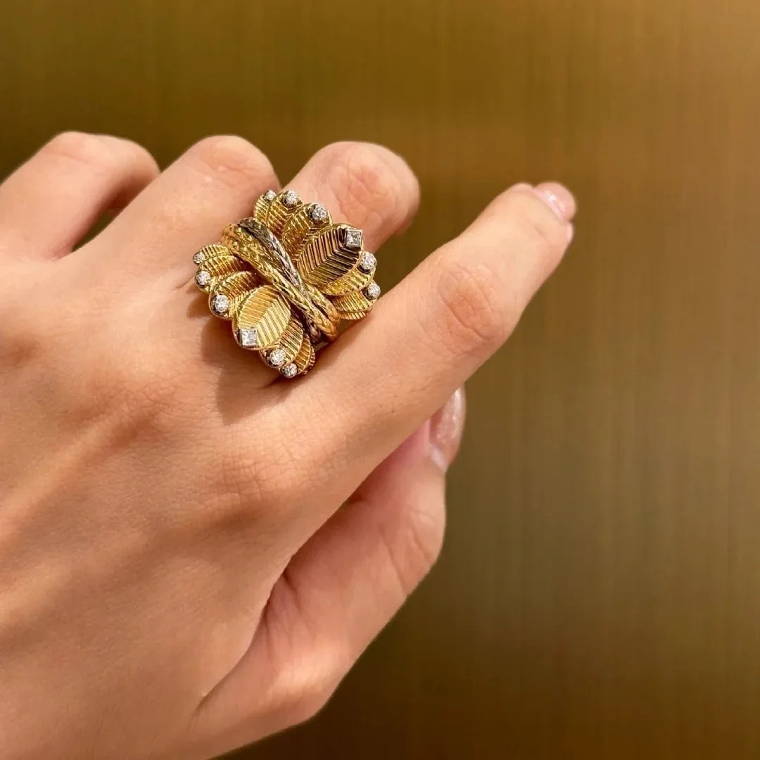 Luxurious Sapphire Sterling Gold Ring