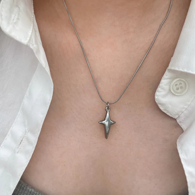 Collier pendentif croix étoile